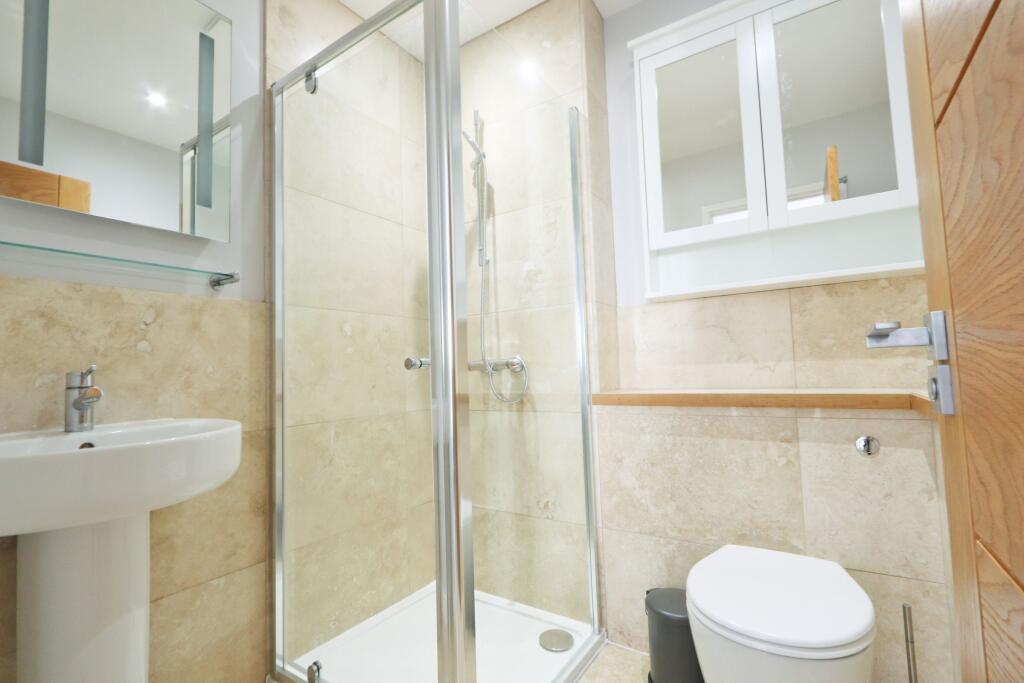 2 bedroom maisonette for rent