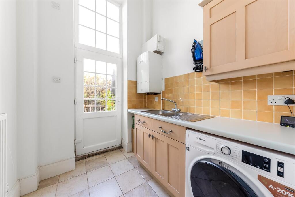 House in Croydon - More