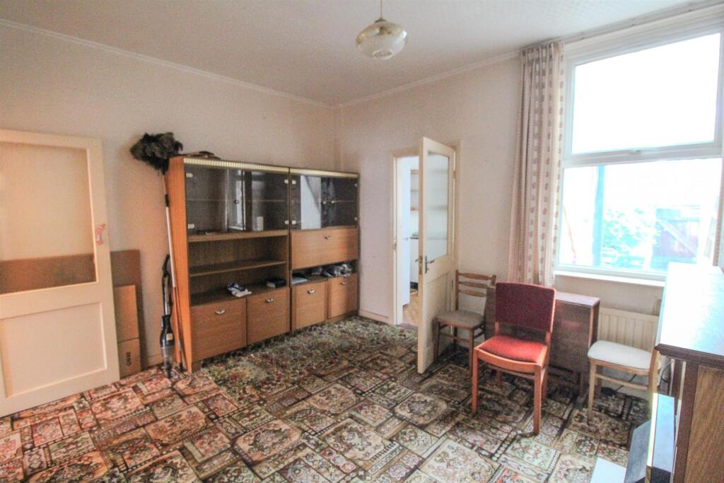 House in Nottingham, Hyson Green - View 3