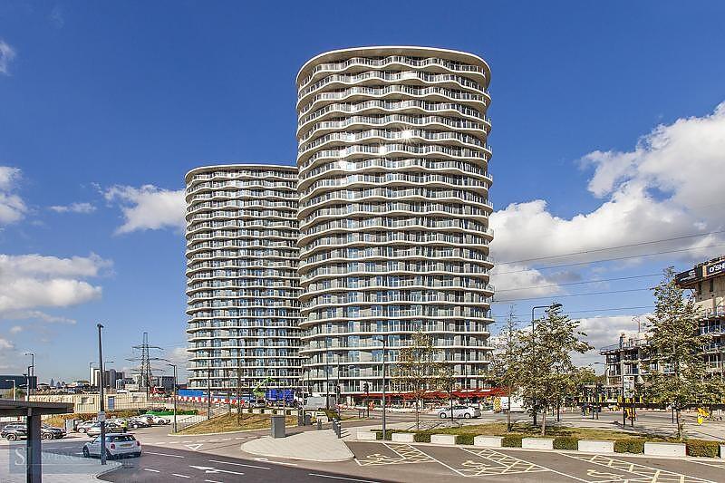 2-bed flat on Hoola East Tower, Royal Docks, E16, £475,000