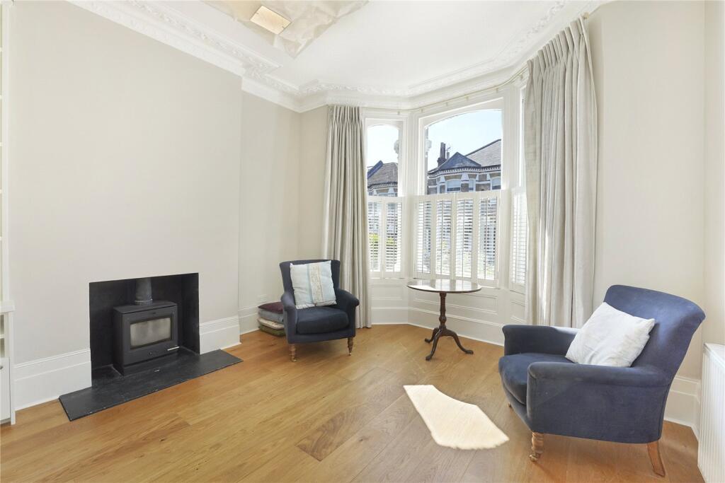 Apartment in London - View 3