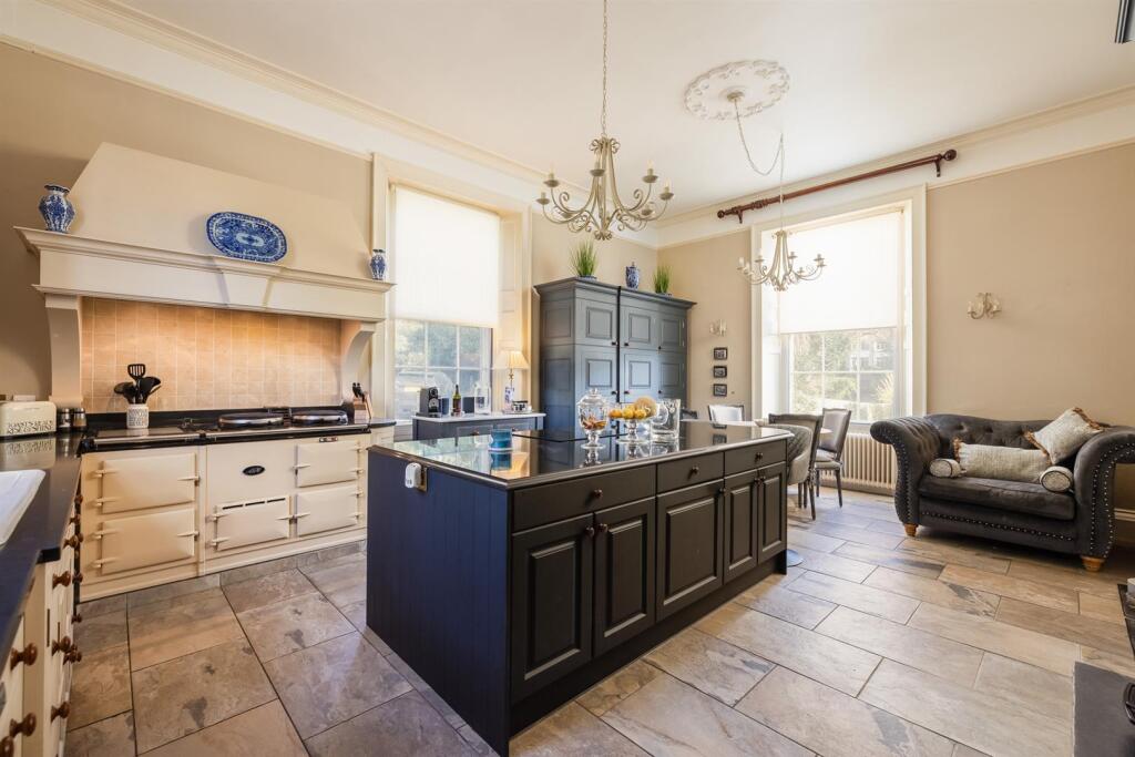 House in York - View 3