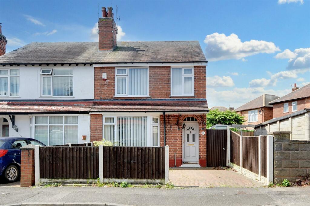 2-bed semi-detached on Sefton Avenue, Stapleford, Nottingham, £200,000