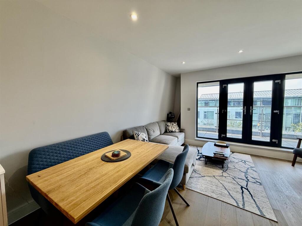 Apartment in London, Greenford - View 5