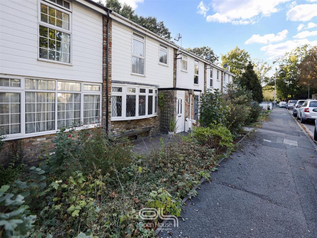 Maybrook Gardens, High Wycombe photo 2