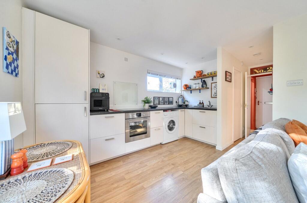 Apartment in Test Valley, Great Woodley, Romsey - View 5