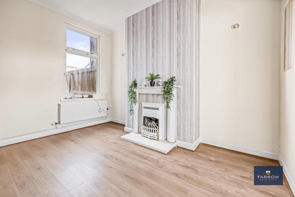 House in Grimsby, West Marsh - View 3
