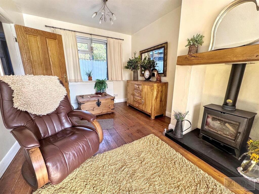House in Staffordshire Moorlands, Abbey Green, Leek - View 4