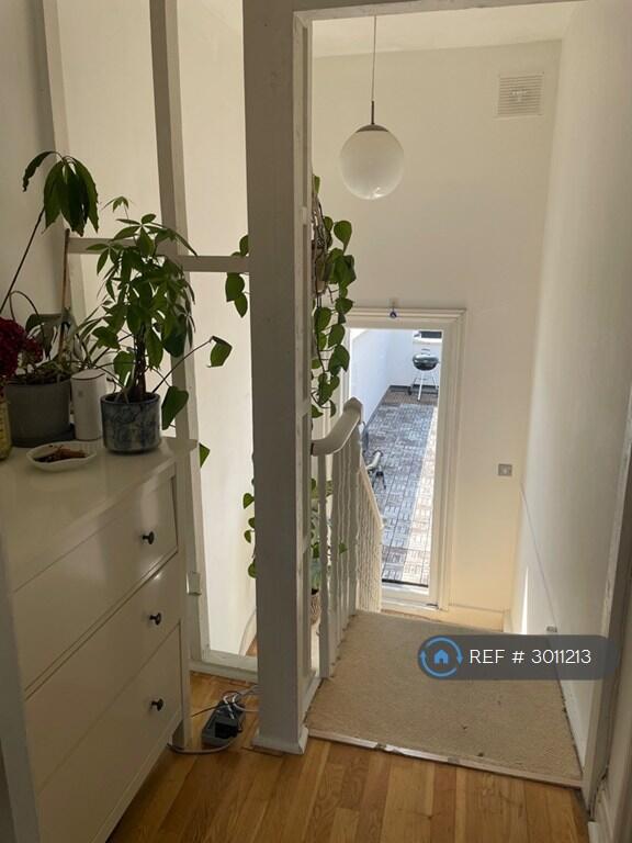 Apartment in London, Kensal Town, Queen's Park - More