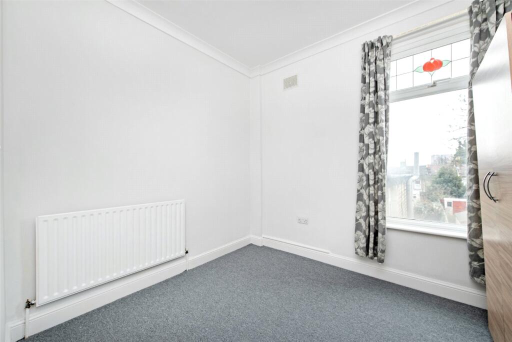 Apartment in London - More