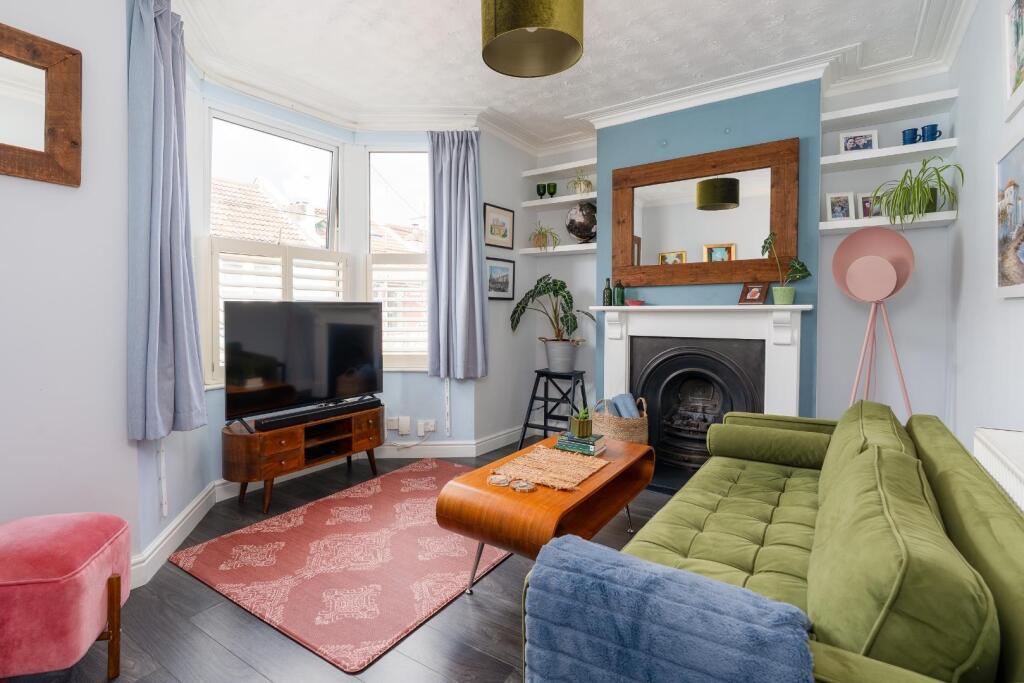 House in Bristol, Windmill Hill, Totterdown - More