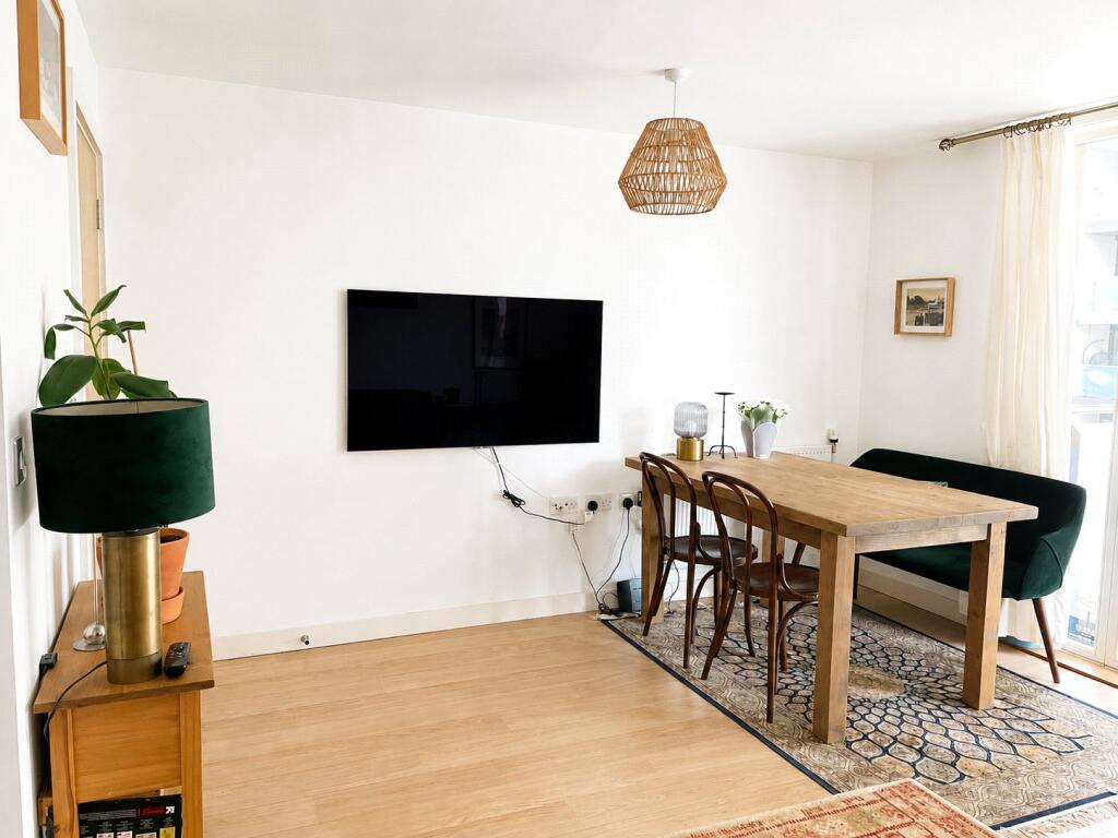 Apartment in London, Stockwell Park, Stockwell - View 3