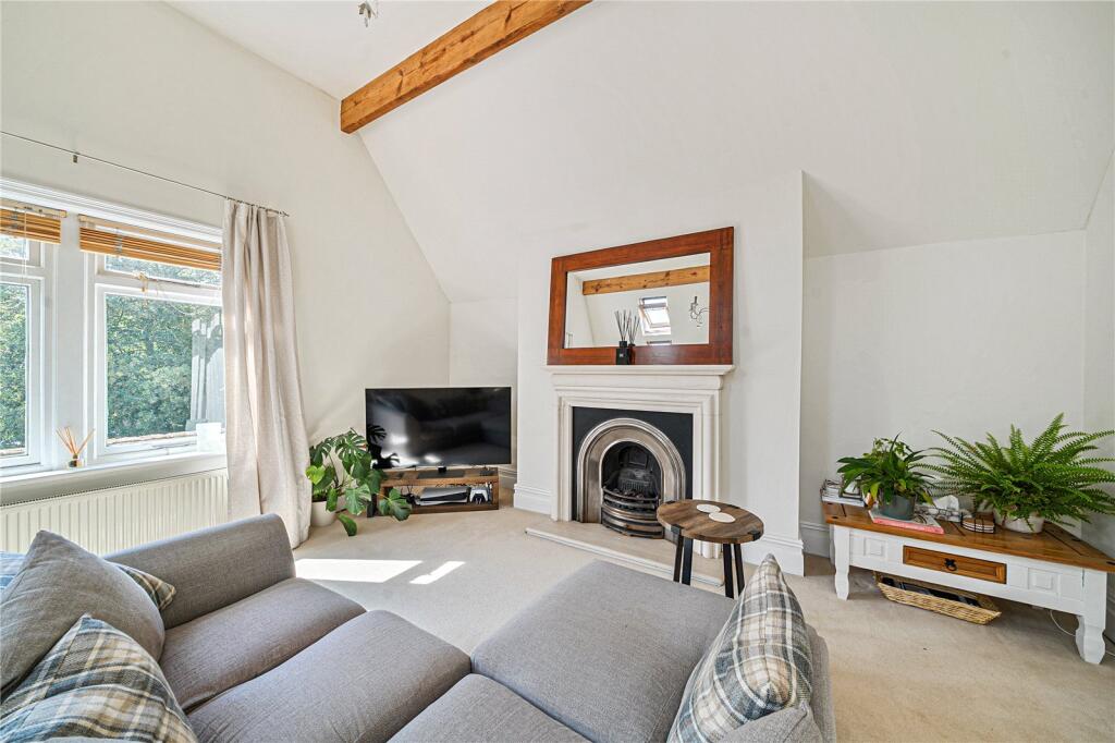 Apartment in Harrogate, West End Park - View 3