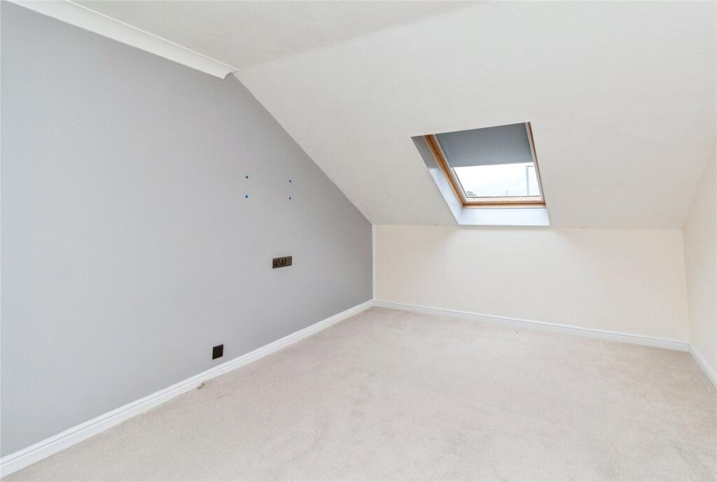 Apartment in Stoke-on-Trent - View 4