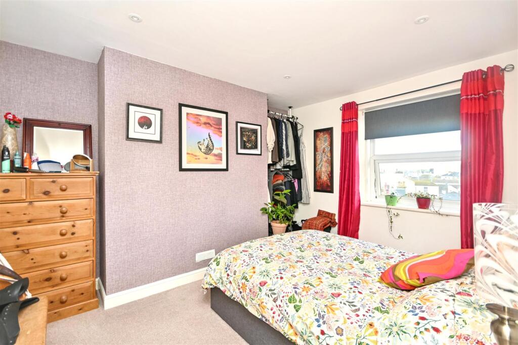 Apartment in Eastbourne, Seaside, Roselands - More