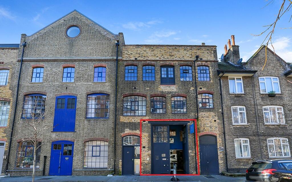 Main image of property: 43 Horsley Street, London, SE17 2PX