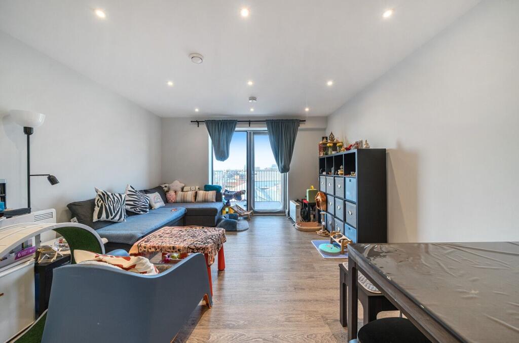 Apartment in Harrow - View 2