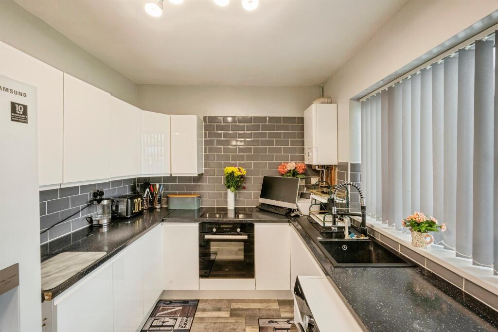 House in Doncaster, Bircotes - View 3