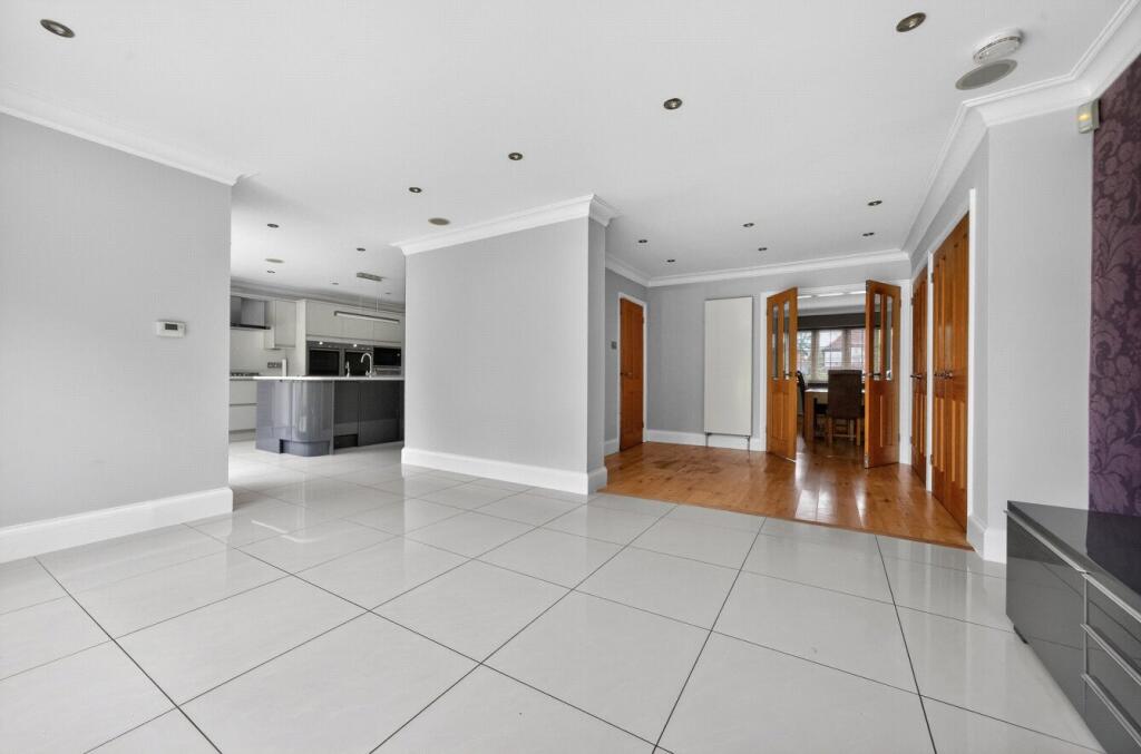 Additional image 8 of Bradmore Way, Brookmans Park, Hatfield, Hertfordshire, AL9