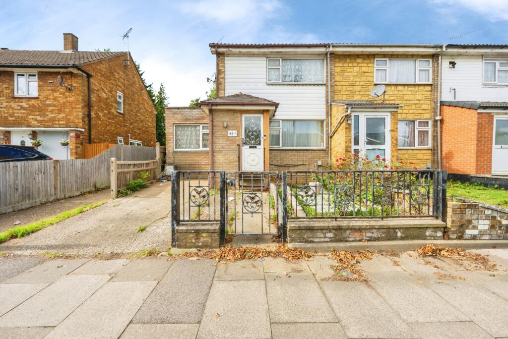 Main image of property: Strangers Way, LUTON, Bedfordshire, LU4