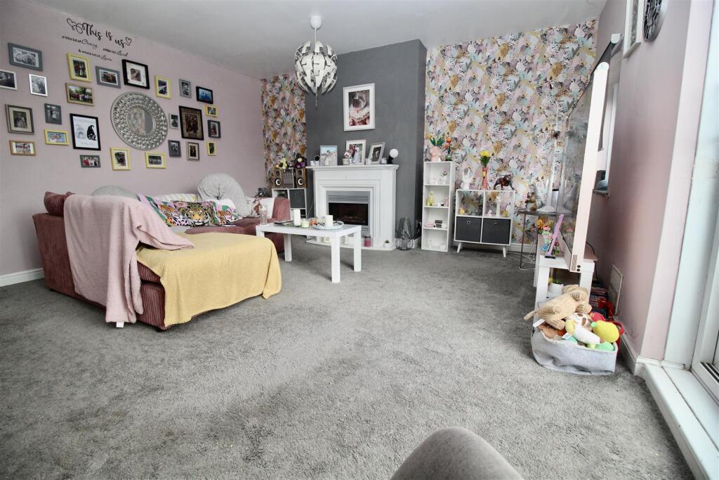 Apartment in Solihull, Kingshurst - View 3