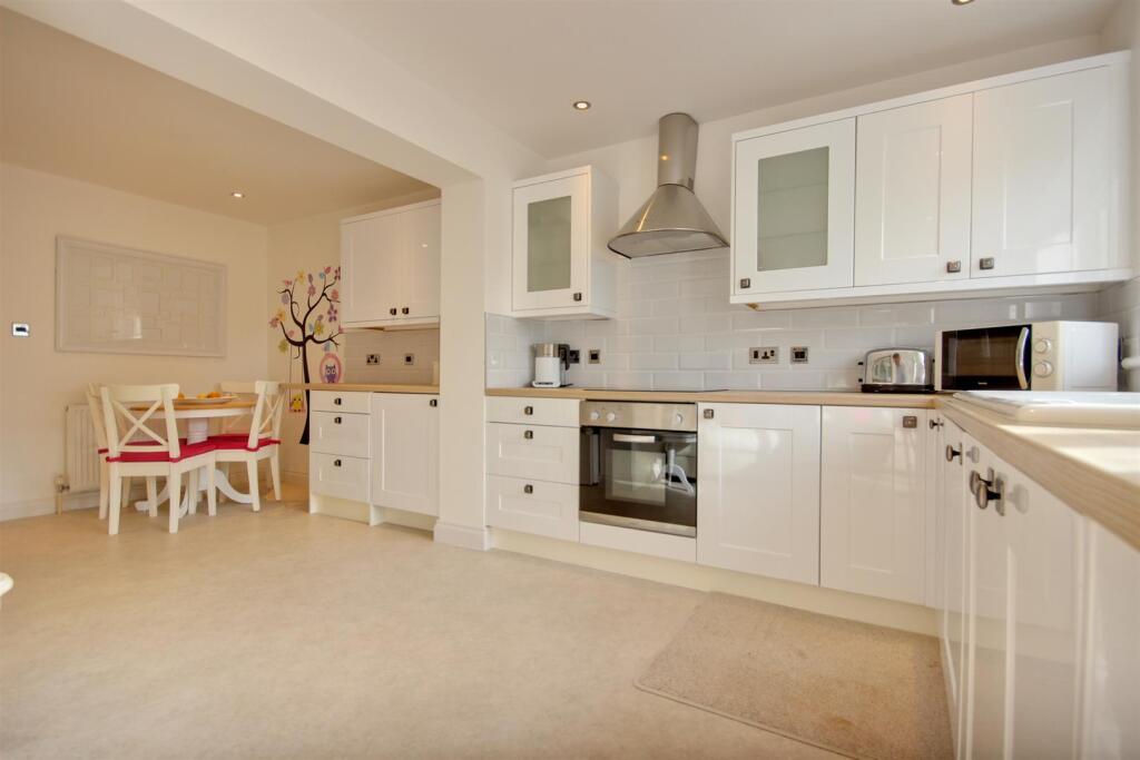 Minster Avenue, Beverley photo 3