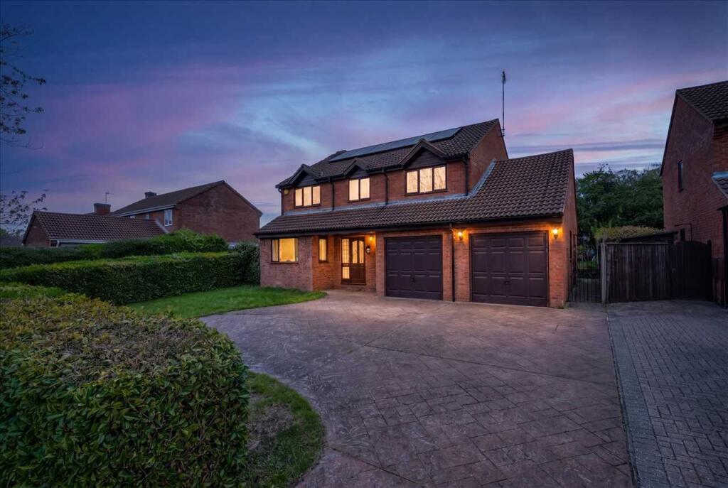 Main image of property: Castlesteads, Bancroft, Milton Keynes