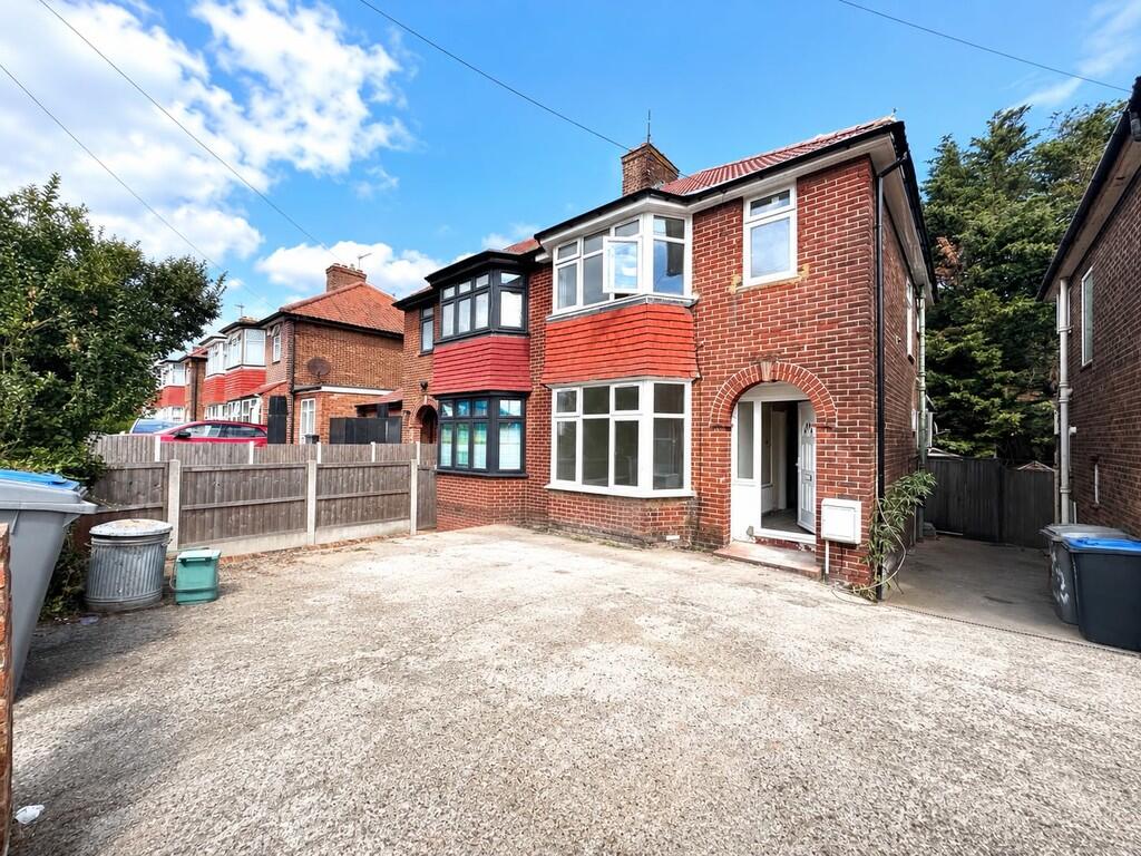 Main image of property: Rydal Gardens, London, NW9 0DS