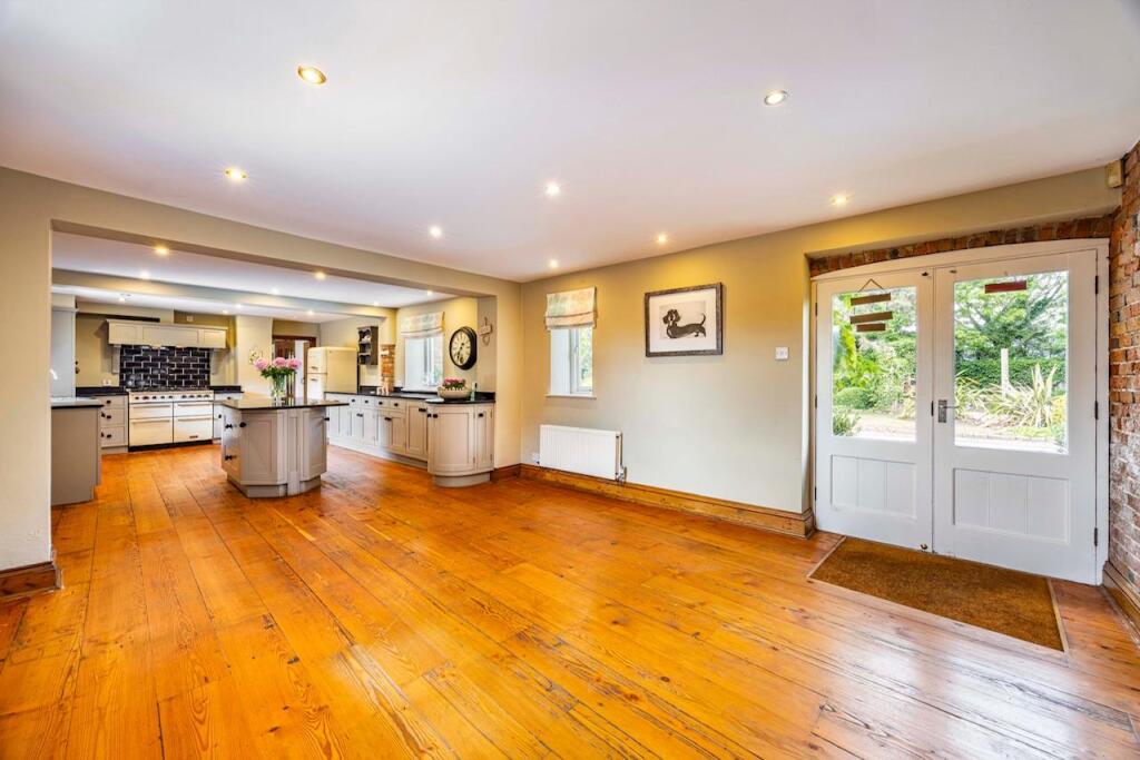 Wheatgrass Hill, Upton - View 4