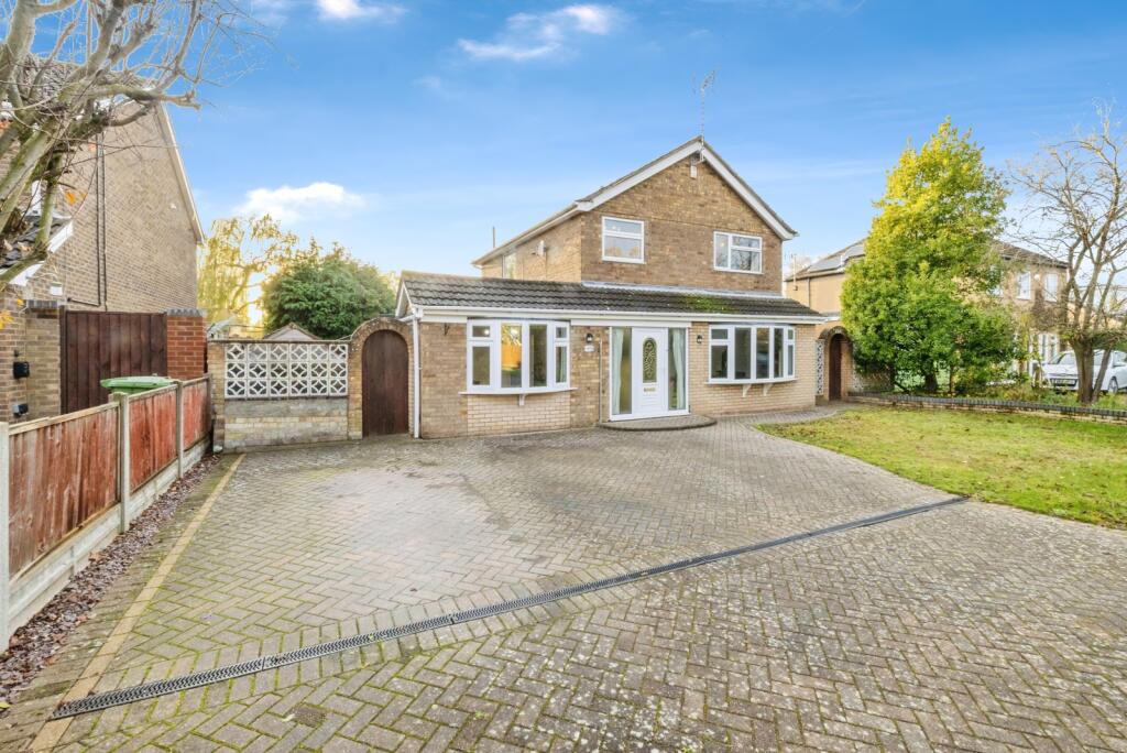 4-bed detached on Skellingthorpe Road, Lincoln, Lincolnshire, LN6, £395,000
