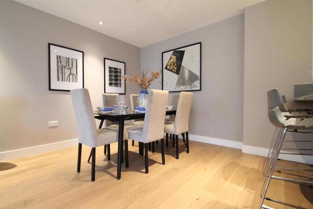 Apartment in London - View 5