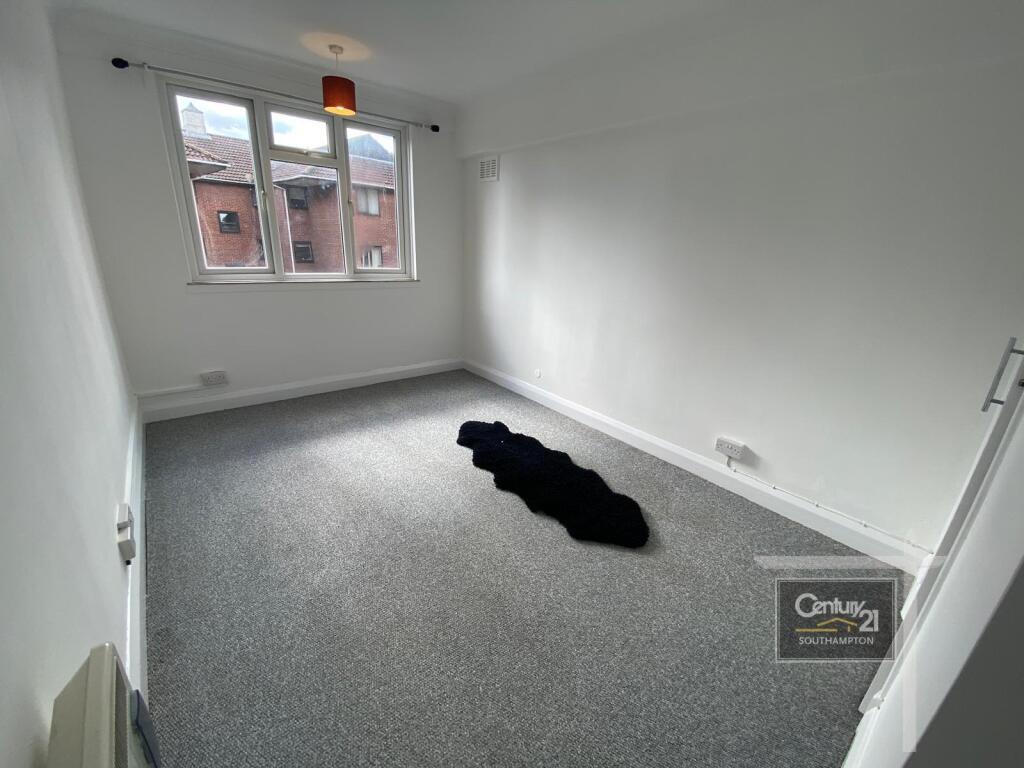 Apartment in Southampton - View 4