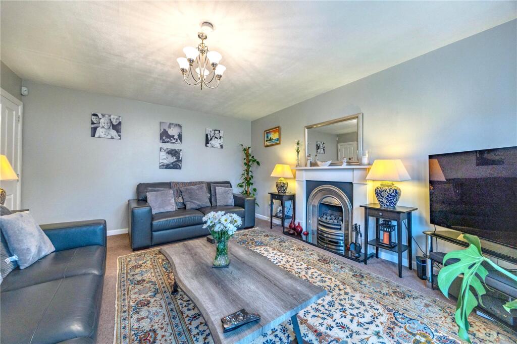 South Chesters Gardens, Bonnyrigg, Midlothian, EH19 photo 4