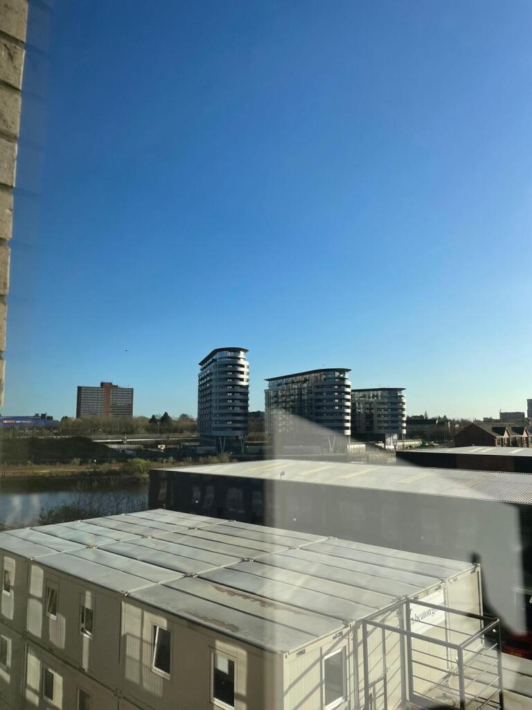 Stern Avenue, Salford photo 4