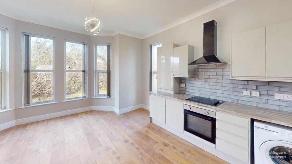 Main image of property: 72 Mapperley Road, Nottingham, Nottinghamshire, NG3