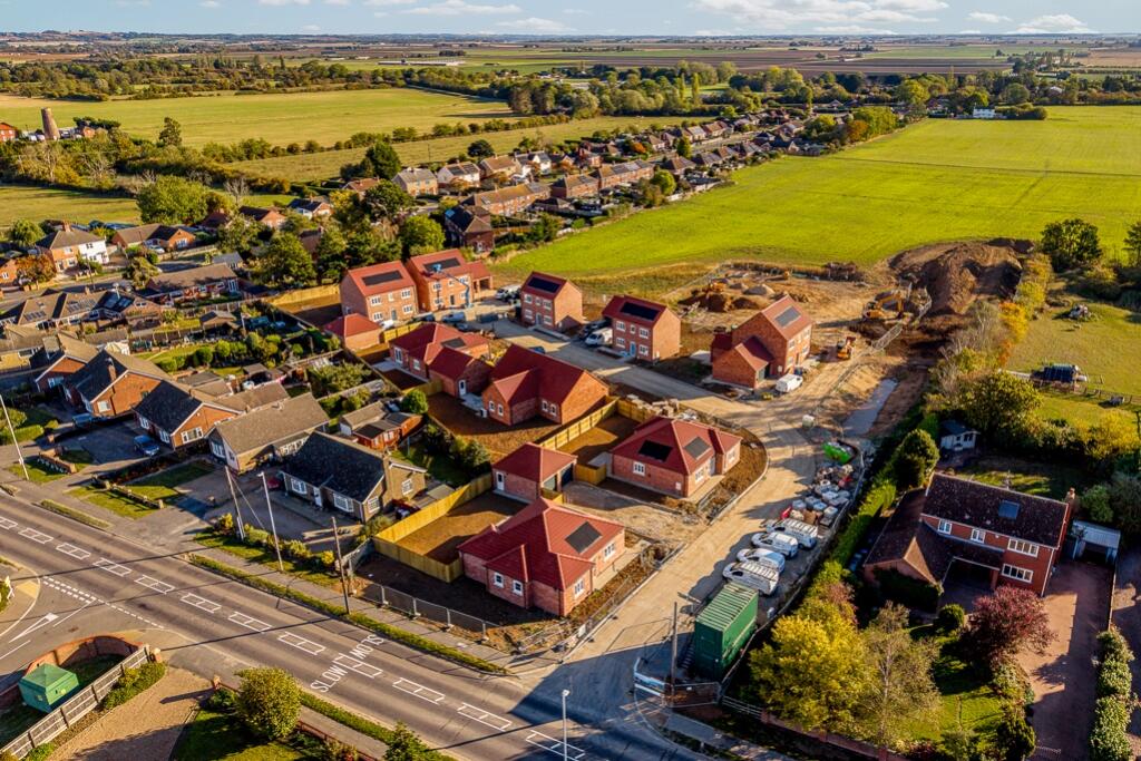 House in East Lindsey, Stickney - More
