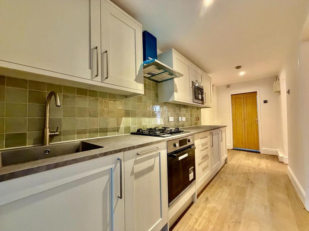 Apartment in London - View 5