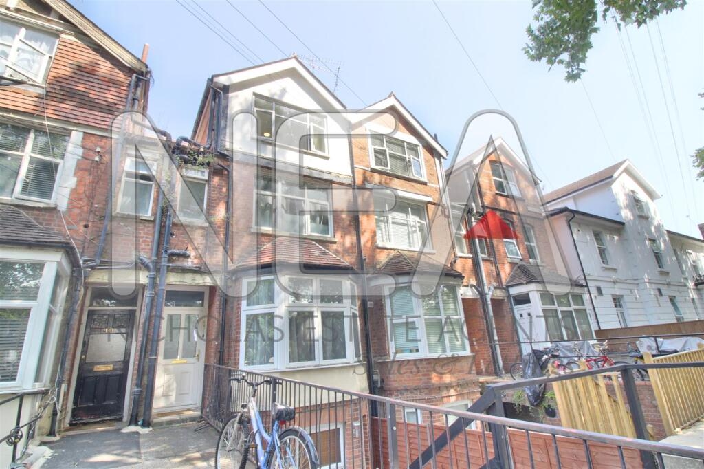Main image of property: London Road, Reading, Berkshire