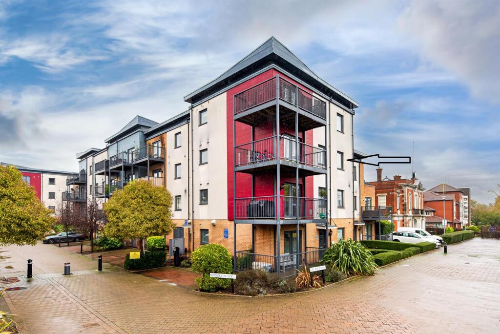 Main image of property: Shingly Place, North Chingford, E4