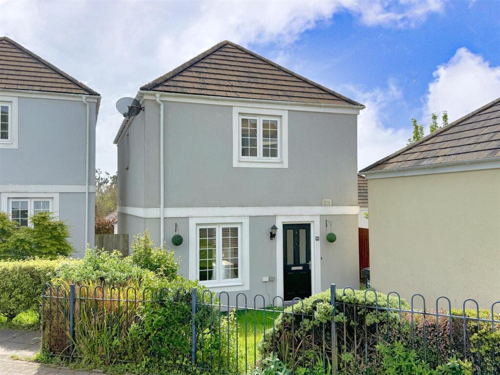 Main image of property: Round Ring Gardens, Penryn