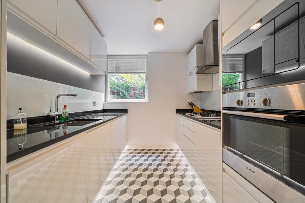 Main image of property: Bridgeport Place, Wapping, E1W