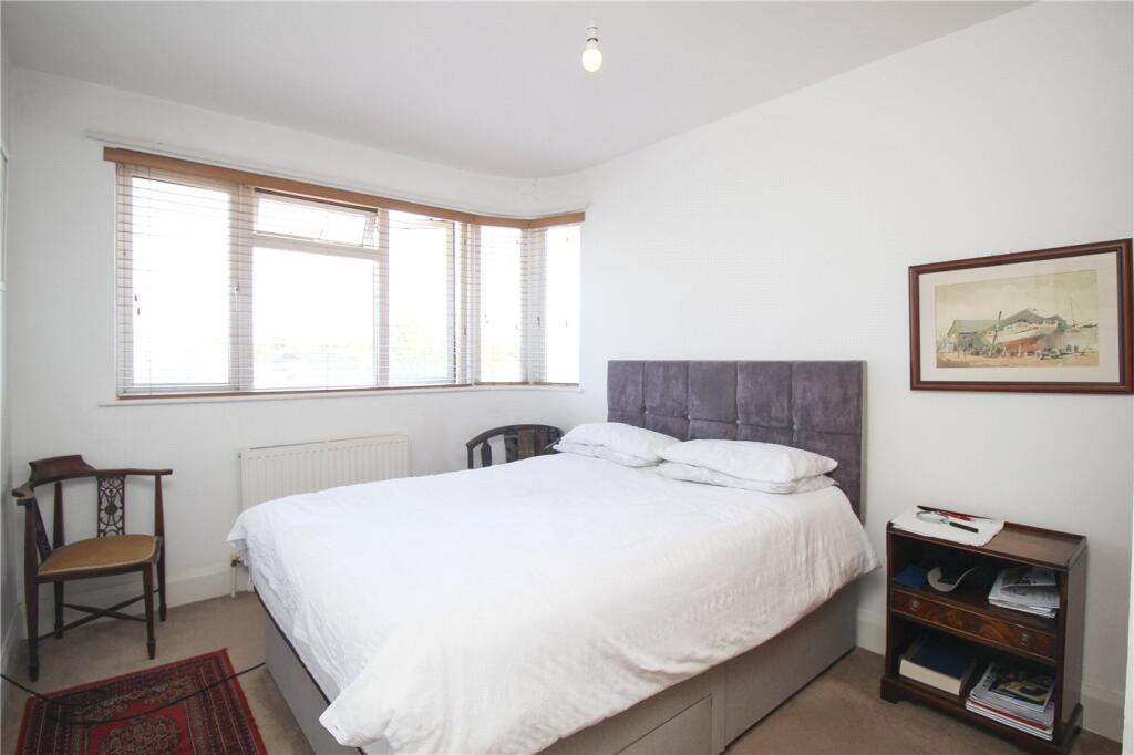 Apartment in Southend-on-Sea, Essex - View 5
