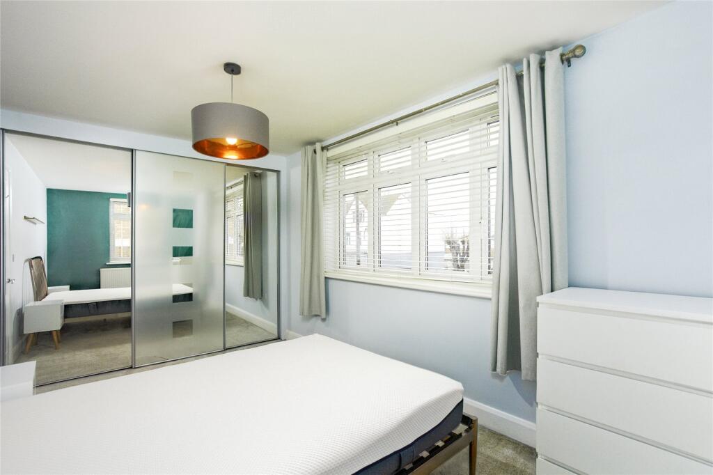 Apartment in London - View 5