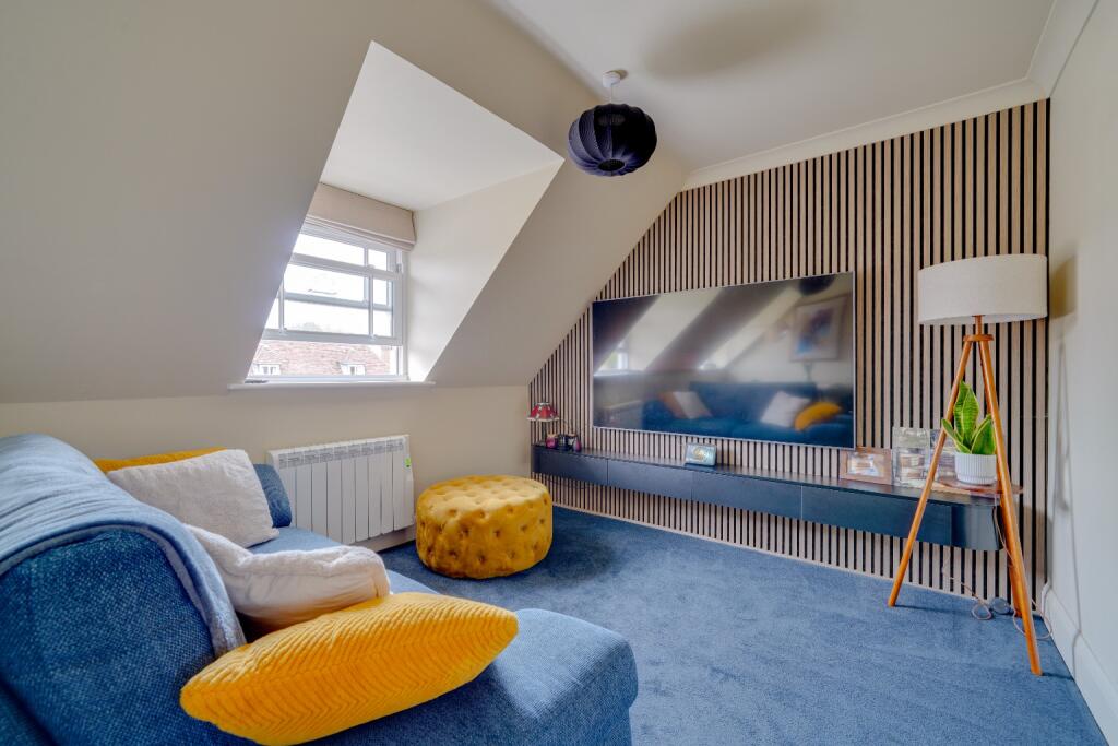 Philips Court, Baldock Street, Royston photo 2