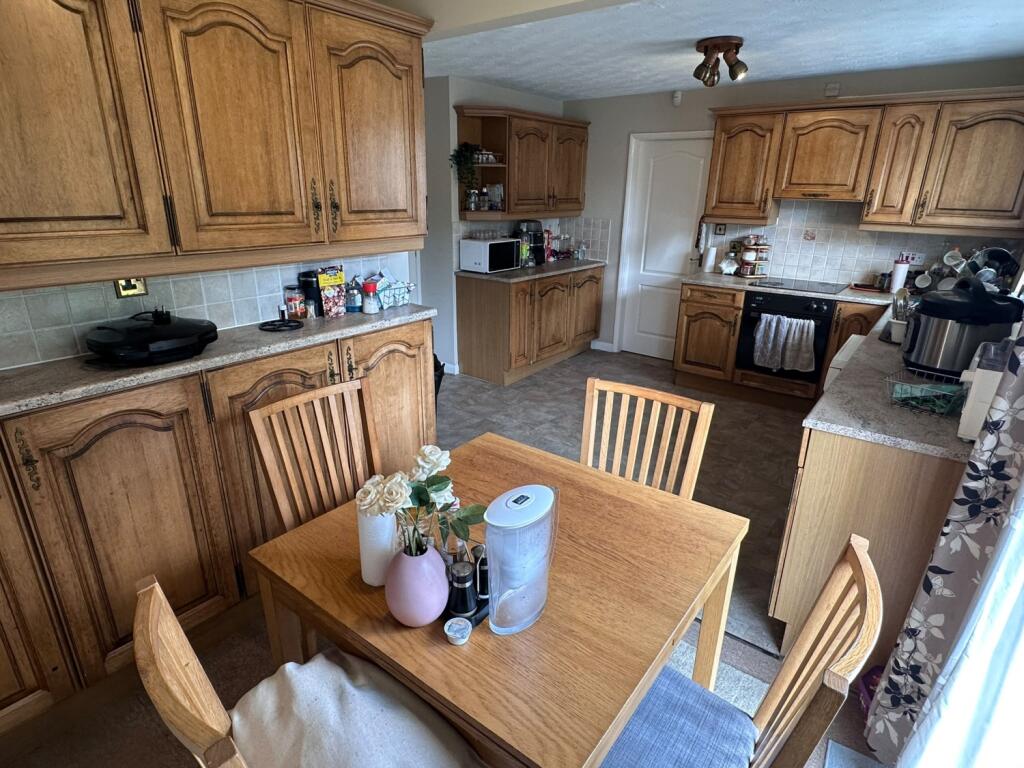 House in Nottingham, Assarts Farm Estate, Nuthall - View 3