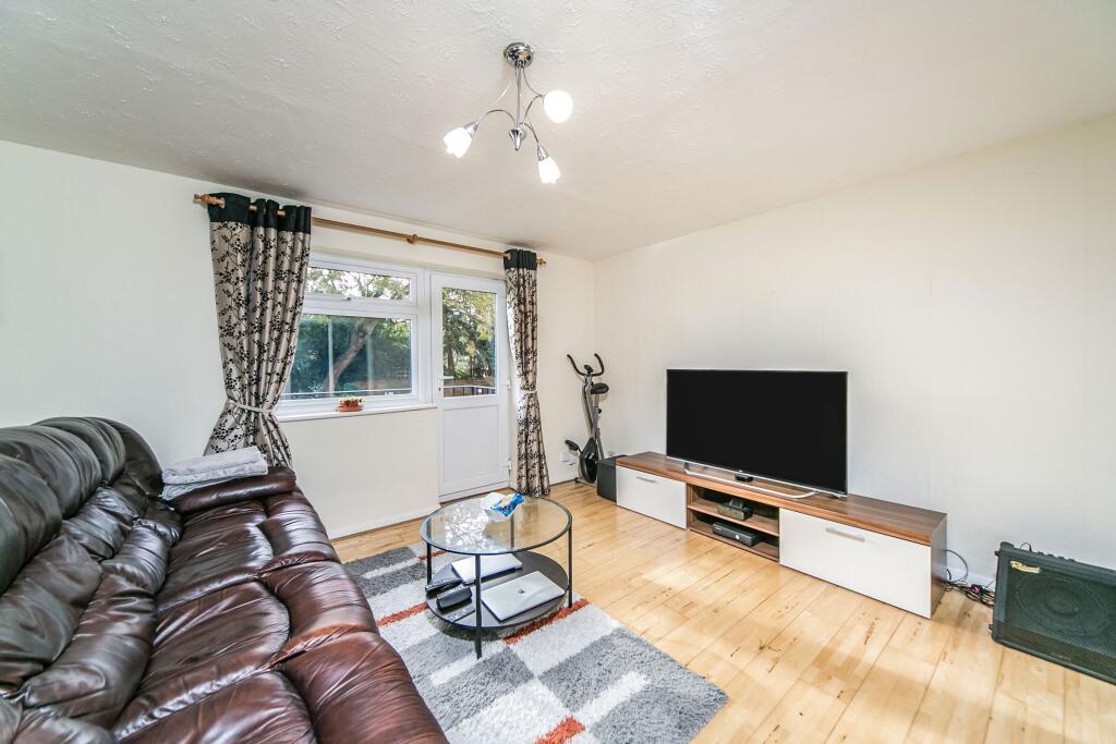 Main image of property: Valerie Court, Bath Road, Reading, RG1
