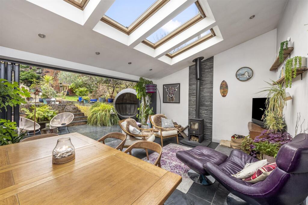 House in Brighton, Patcham, Hollingbury - View 2
