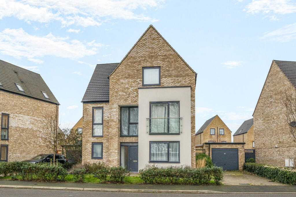 5-bed detached on Willow Tree Drive, Waltham Cross, EN8 7, £710,000