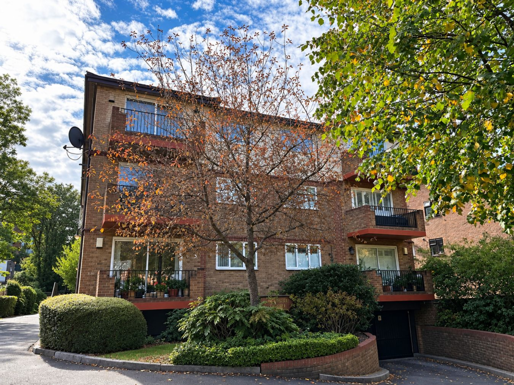 Main image of property: 6 The Avenue, Beckenham, BR3