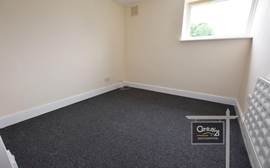 Apartment in Southampton - View 3